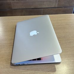 Apple MacBook Air 11” i5/4GB/128GB SSD $180 