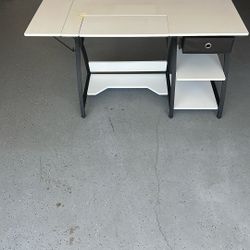 Sewing/Cutting/Art&Craft Table 