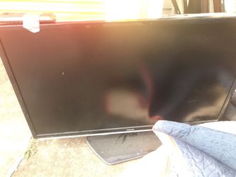 Toshiba 40” TV WITH REMOTE