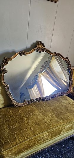 Beautiful Ornate Wall Mirror 48×34 Inches