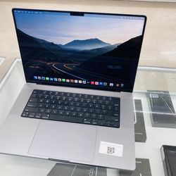 MacBook Pro M1 Pro 16gb ram 512gb ssd 15”