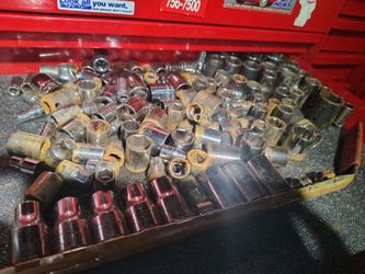 Lots of Craftsman Sockets
