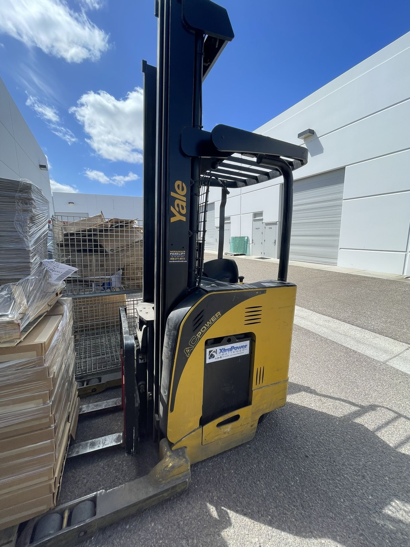 Yale Stand Up Forklift Electric