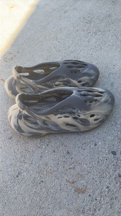 Yeezy foam runners