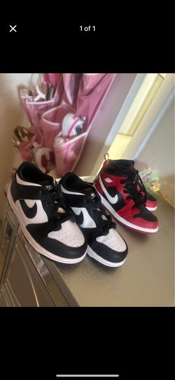NIKES SIZE 10C