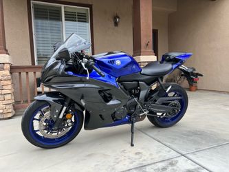 R7 Yamaha