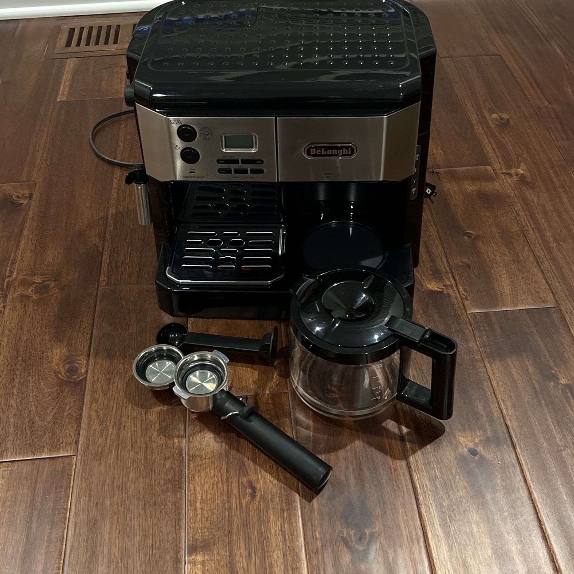 Delonghi BCO430BM Coffee Maker 