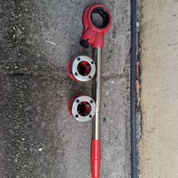 YES, Items Is Available Ratchet Pipe Threader 