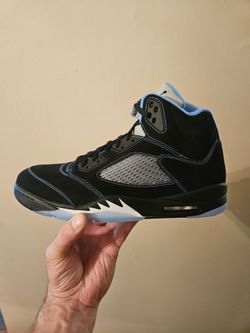 Jordan 5 size 14 black and university blue