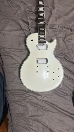 Unbranded guitar
