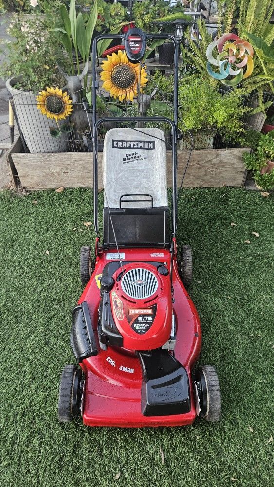 Craftsman 6.75 22" Self Propelled Lawnmower
