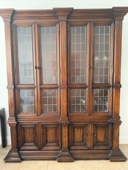 FREE VINTAGE REAL WOOD GLASS DOORS CHINA CABINET