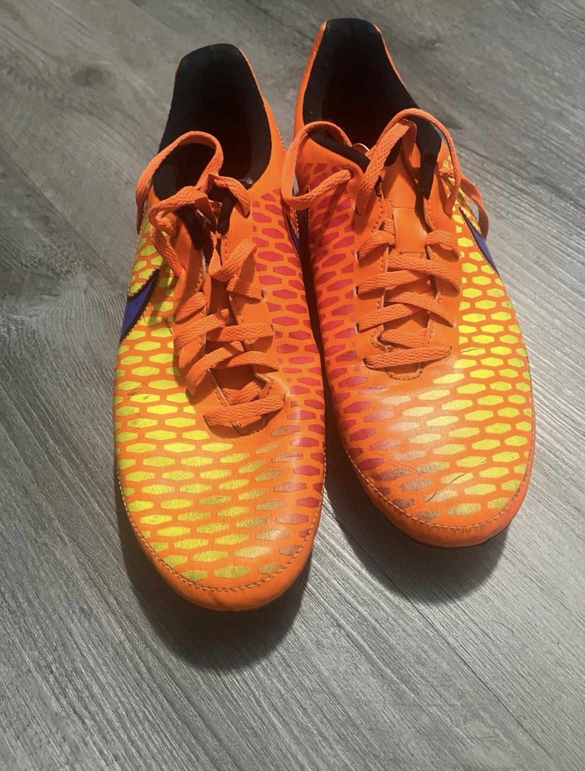 Nike Magistas