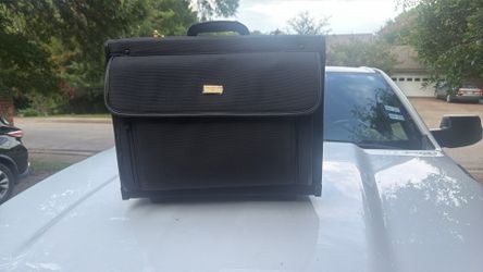 Luggage cabin