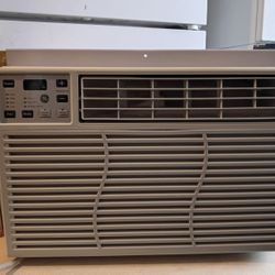 6000 BTU Window Unit Works Great 