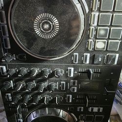 Roland dj 202 serato dual chanel (working great but some keys are faded out. 

Bring you laptop for testing. 

Cash only 

In Hayward