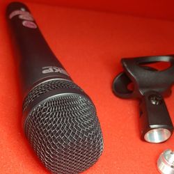 Professional Stage & Studio Cardioid Dynamic Microphone - SKP Pro-33k BRAND NEW UNUSED 