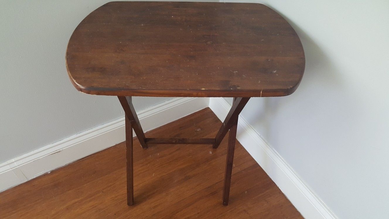 FOLDING TRAY SIDE TABLE