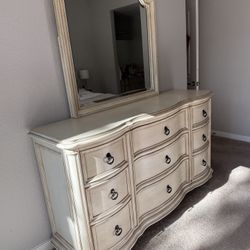 Dresser 
