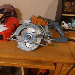 Skil Circular Saw HD77