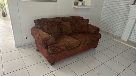 Couch set 80 obo, must go today.