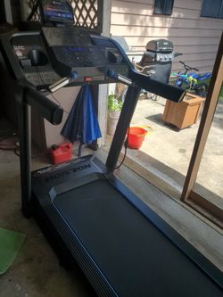 Horizon 101.  Treadmill