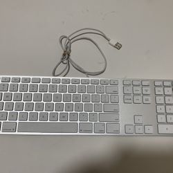 Apple Wired Keyboard 