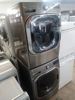 LG 29" gray stackable front load washer and dryer set - Free delivery