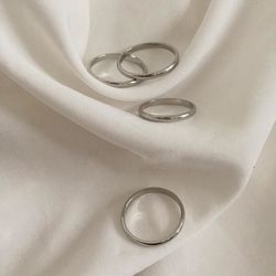 Korean-style titanium steel fade-proof shiny small circle ring men’s and women‘s simple versatile temperament best friend Internet celebrity fine styl