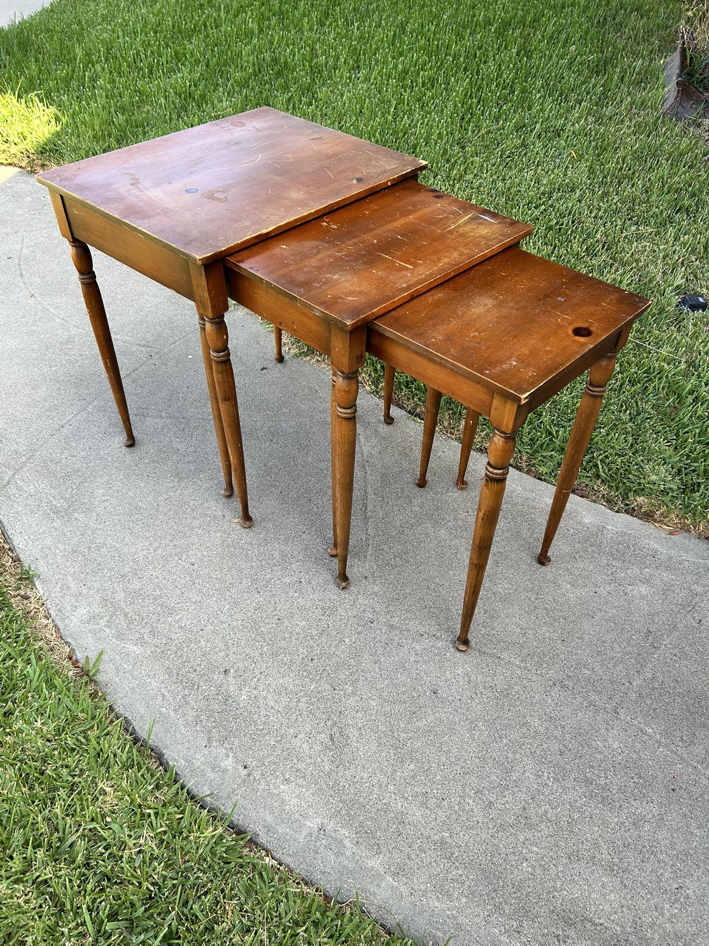 Antique Ethan Allen Nesting Table
