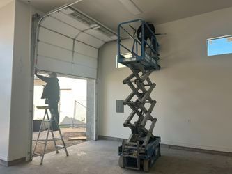 GARAGE DOOR REPAIR & INSTALLATION