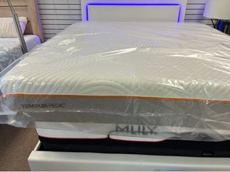 KING SIZE TEMPURPEDIC ELITE BREEZE