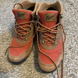 Women’s Danner “Jag” Hiking Books