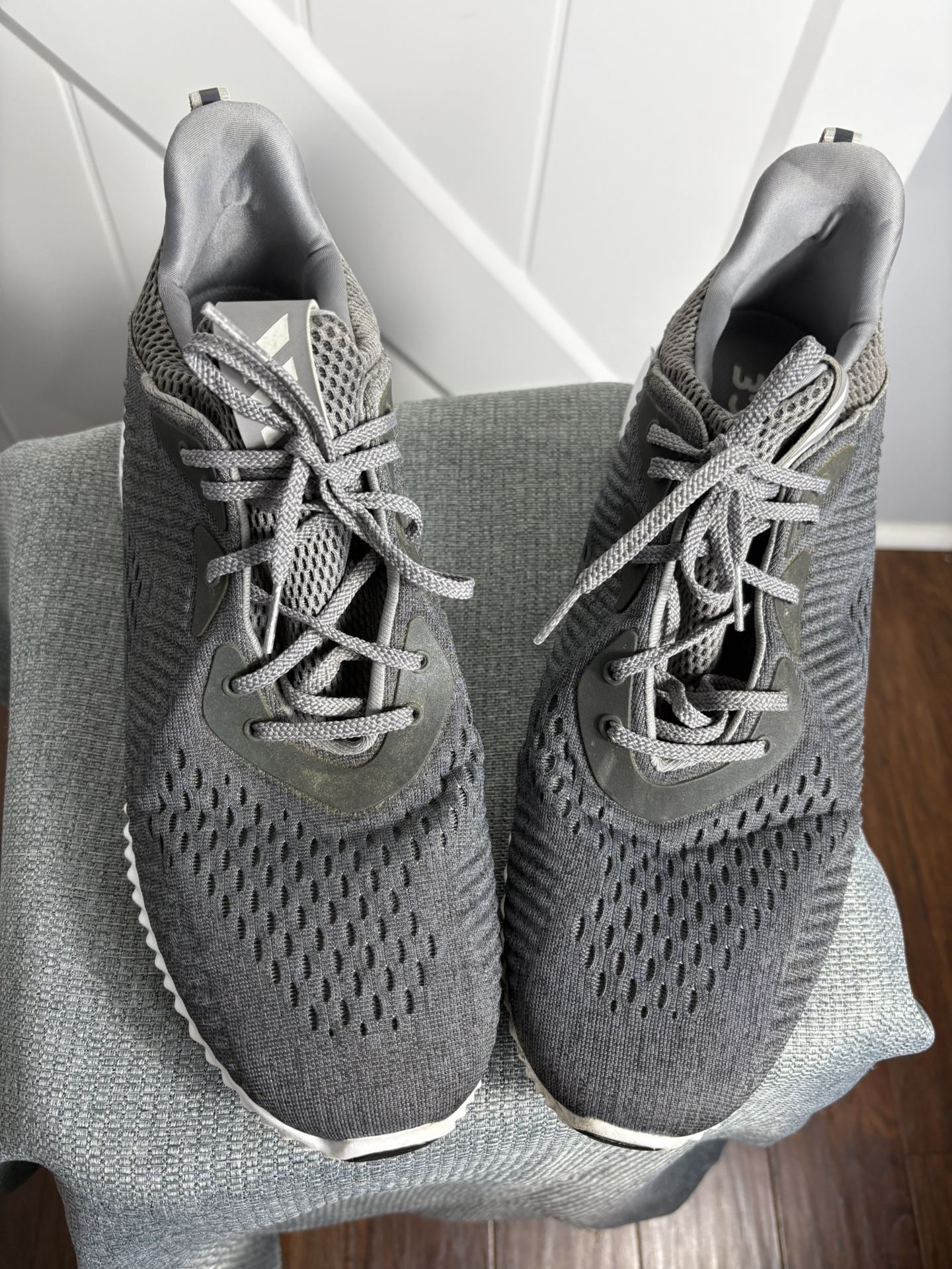 Adidas AlphaBounce 43 Gray Running Shoes Sneakers Men’s Size 13