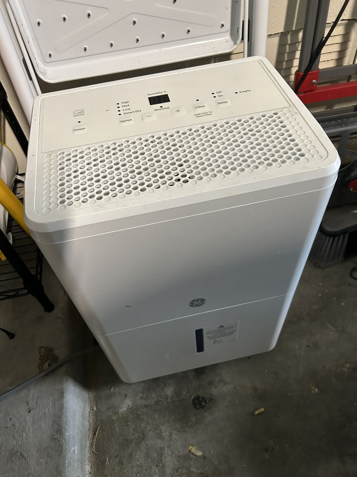 GE DEHUMIDIFIER