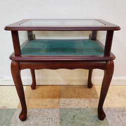 Glass Display End Table - Cherry Finish With Queen Anne Legs