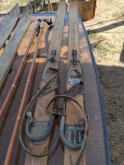 1(contact info removed) Lund Imperial Skies w/bindings and straps.