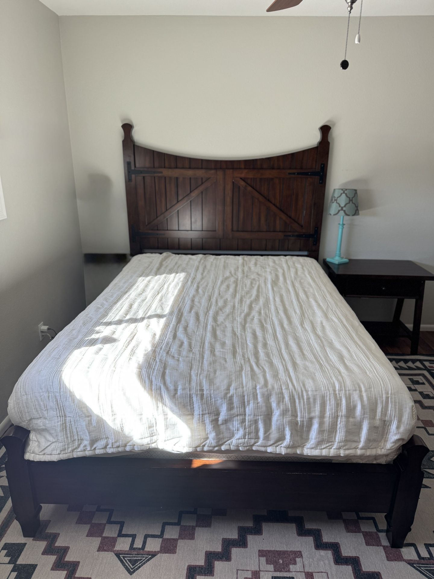 3 Piece Farmhouse Bedroom Set