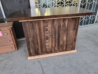 Indoor Bar/Island