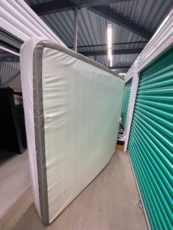 King Size Mattress White and Gray