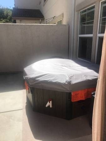 Brand new Outdoor/Indoor Hot Tub!!!!110v!!