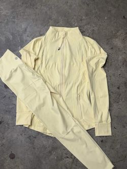 Lululemon Buttercream Define Jacket & Legging Set Size 6