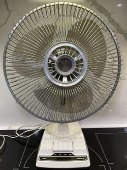 Vintage Retro Sears & Roebuck Oscillating 3 Speed Fan Vtg 