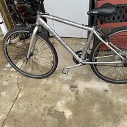 Trek 7.2 FX hybrid bicycle aluminum frame style