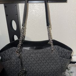 Micheal Kors Shoulder Bag