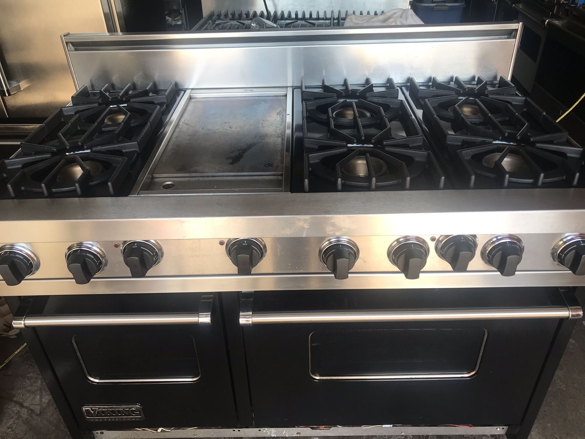 Viking Professional Stove 48” Natural Gas Burners And Griddle - Main Image