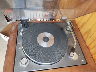 Old school record player, radio, speaker