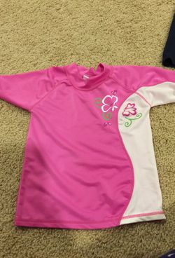 Size 5t gurls swim shirt