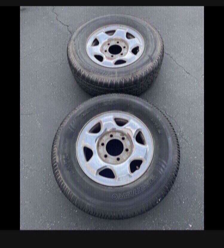 2 X 235/70r15 6x5.5 6x139.7 Rims With 80% Tire Treads !!!!