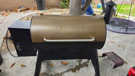Traeger Pro 34 Pellet Smoker W Cover